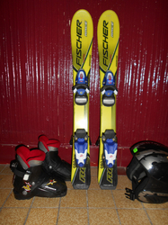 Dětské lyže FISCHER RC RACE 80cm + Lyžáky 17,5cm + Přilba, VÝBORNÝ STAV
