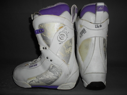 Dámské SNOWBOARDOVÉ BOTY RIDE SAGE 24,5cm, VÝBORNÝ STAV