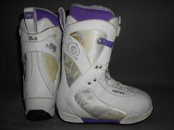 Dámské SNOWBOARDOVÉ BOTY RIDE SAGE 24,5cm, VÝBORNÝ STAV