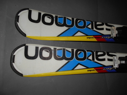 Dětské CARVINGOVÉ lyže SALOMON XRACE 100 CM+BOTY 21,5cm, SUPER STAV   