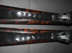 Dámské carvingové lyže ELAN BLACK MAGIC 158cm, SUPER STAV