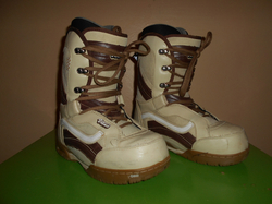 Juniorské snowboardové boty VANS MANTRA 23,5cm, VÝBORNÝ STAV