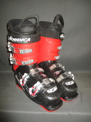 Juniorské lyžáky NORDICA SPEED MACHINE 70 21/22 stélka 26,5cm, SUPER STAV