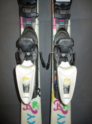 Juniorské lyže ROXY 132cm + Lyžáky 24,5cm, SUPER STAV