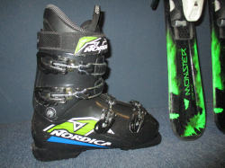 Dámské all mountain lyže FISCHER KOA 77 XTR 151cm, VÝBORNÝ STAV