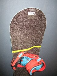 Snowboard NITRO RIPPER 142cm + vázání, SUPER STAV