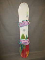 Snowboard NIDECKER ELLE 147cm +  Nové vázání, TOP STAV
