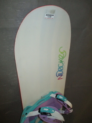 Snowboard NIDECKER ELLE 147cm +  Nové vázání, TOP STAV