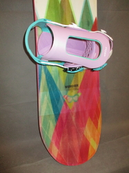 Snowboard NIDECKER ELLE 147cm +  Nové vázání, TOP STAV