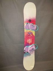 Snowboard SALOMON LOTUS 155cm + nové vázání, VÝBORNÝ STAV  