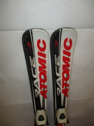 Dětské lyže ATOMIC RACE 90cm + Lyžáky 19,5cm, VÝBORNÝ STAV