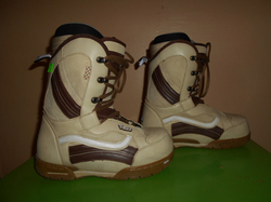 Juniorské snowboardové boty VANS MANTRA 23,5cm, VÝBORNÝ STAV