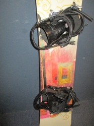 Snowboard ROSSIGNOL ZENA 143cm + vázání