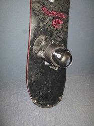 Snowboard ROSSIGNOL HELL RAISER 142cm + vázání