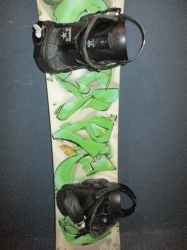 Snowboard DRAKE URBAN 153cm + vázání