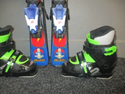 BLIZZARD BLIZZI Jr 90cm + Lyžáky 19,5cm