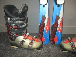 NORDICA DOBERMANN SPITFIRE 140cm + Lyžáky 26,5cm