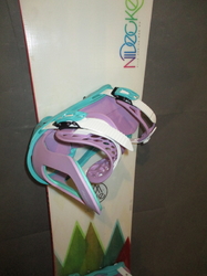 Snowboard NIDECKER ELLE 153cm +  Nové vázání, TOP STAV