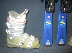 SALOMON S/RACE MT 140cm + Lyžáky 25,5cm 