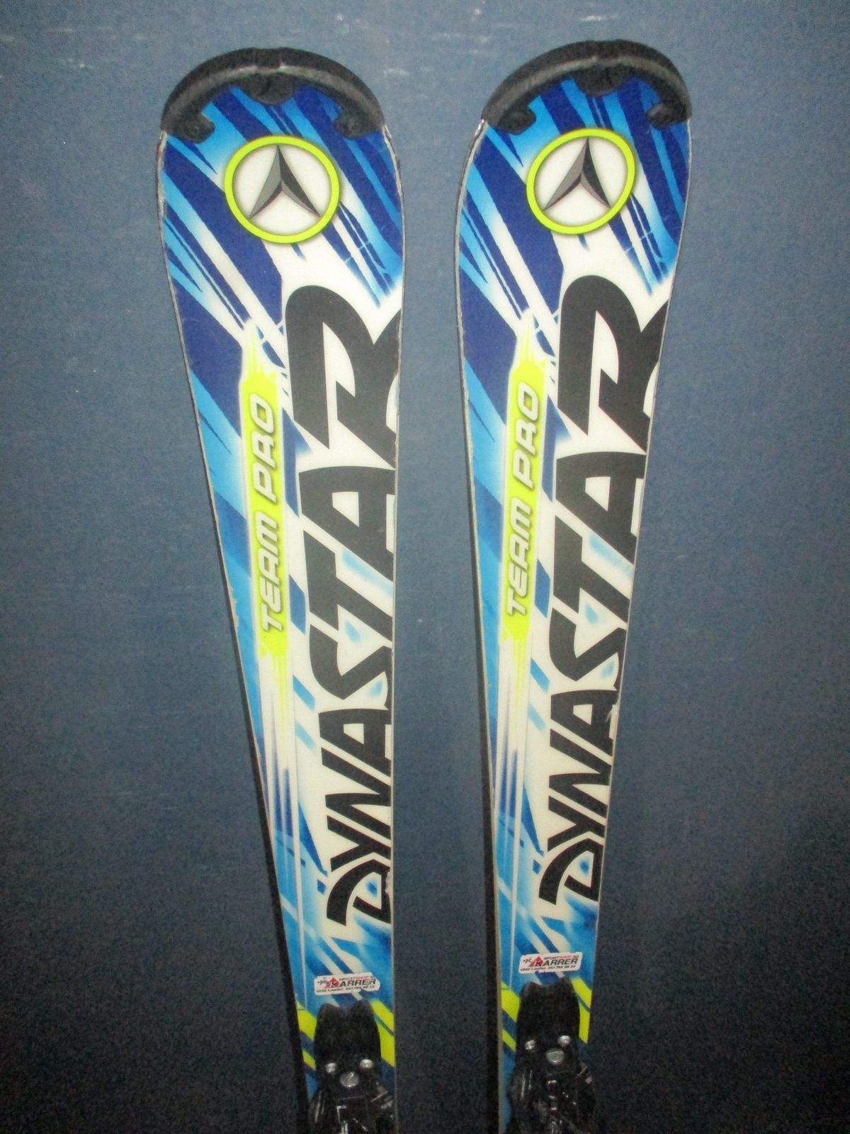 DYNASTAR TEAM PRO 140cm + Lyžáky 26,5cm