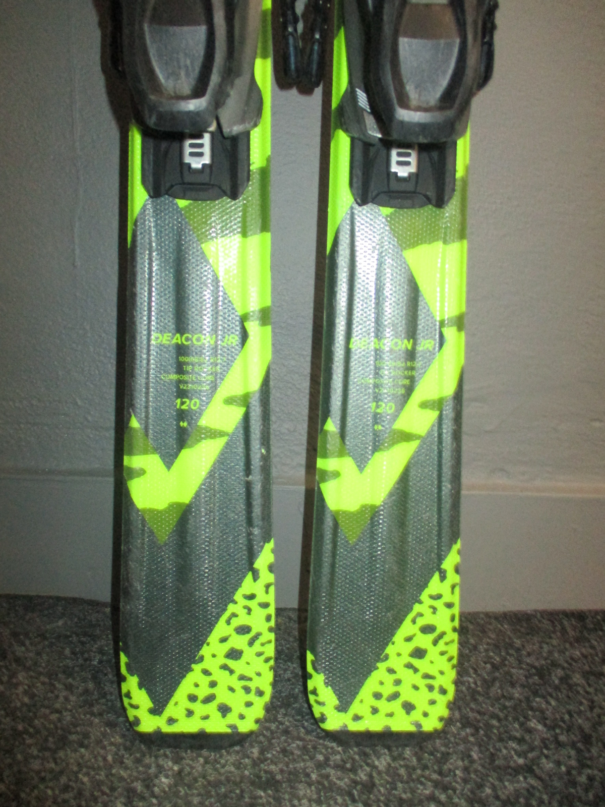 VÖLKL DEACON JR 23/24 120cm