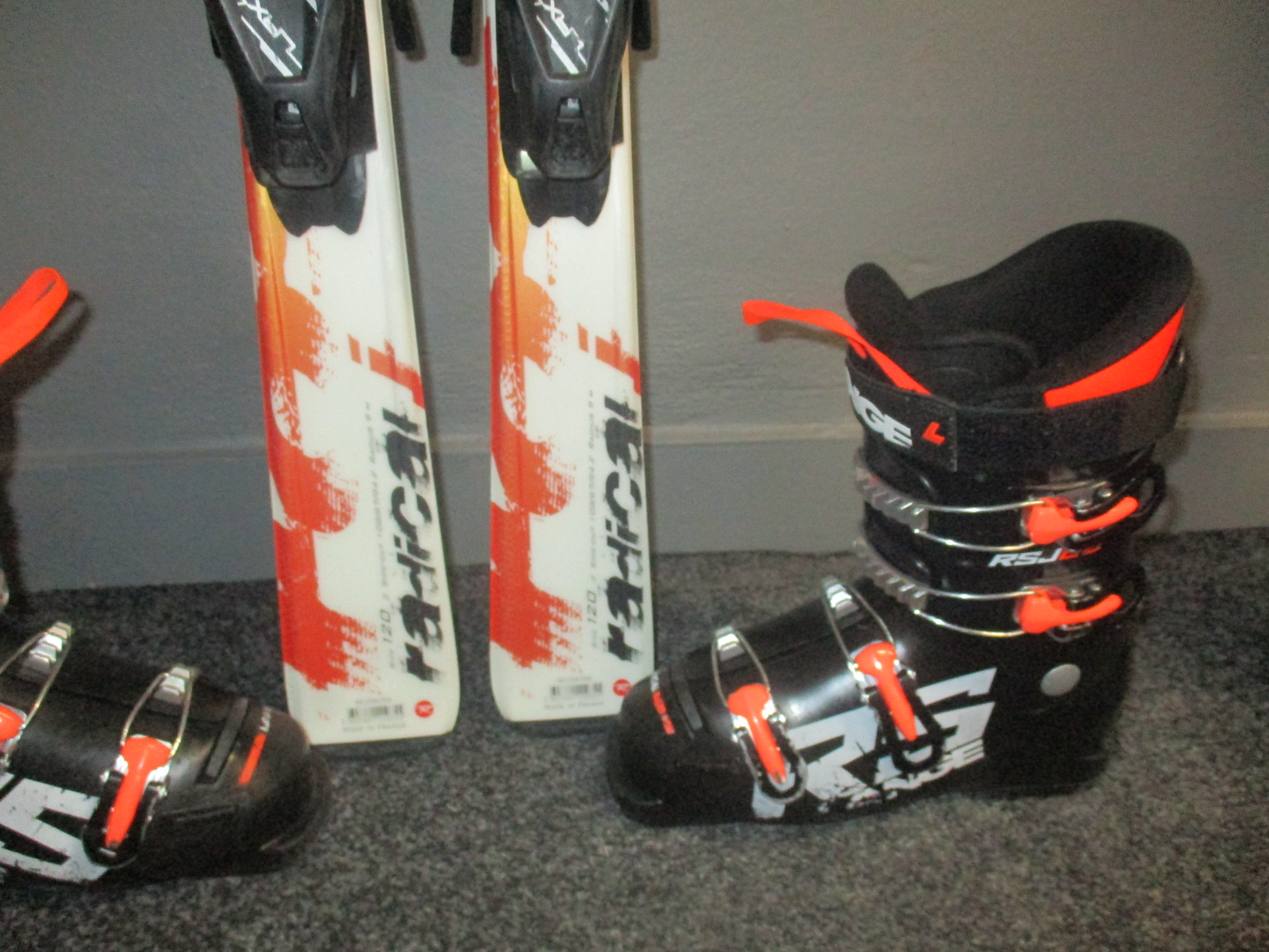 ROSSIGNOL RADICAL RSX 120cm + Lyžáky 24,5cm