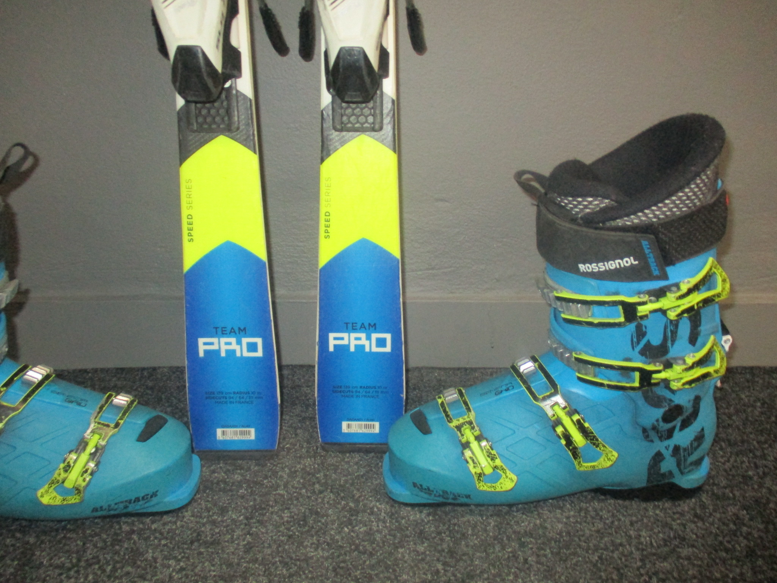 DYNASTAR TEAM PRO 139cm + Lyžáky 27,5cm