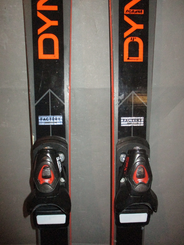 Juniorské sportovní lyže DYNASTAR TEAM SPEED PRO SL 19/20 149cm, VÝBORNÝ STAV