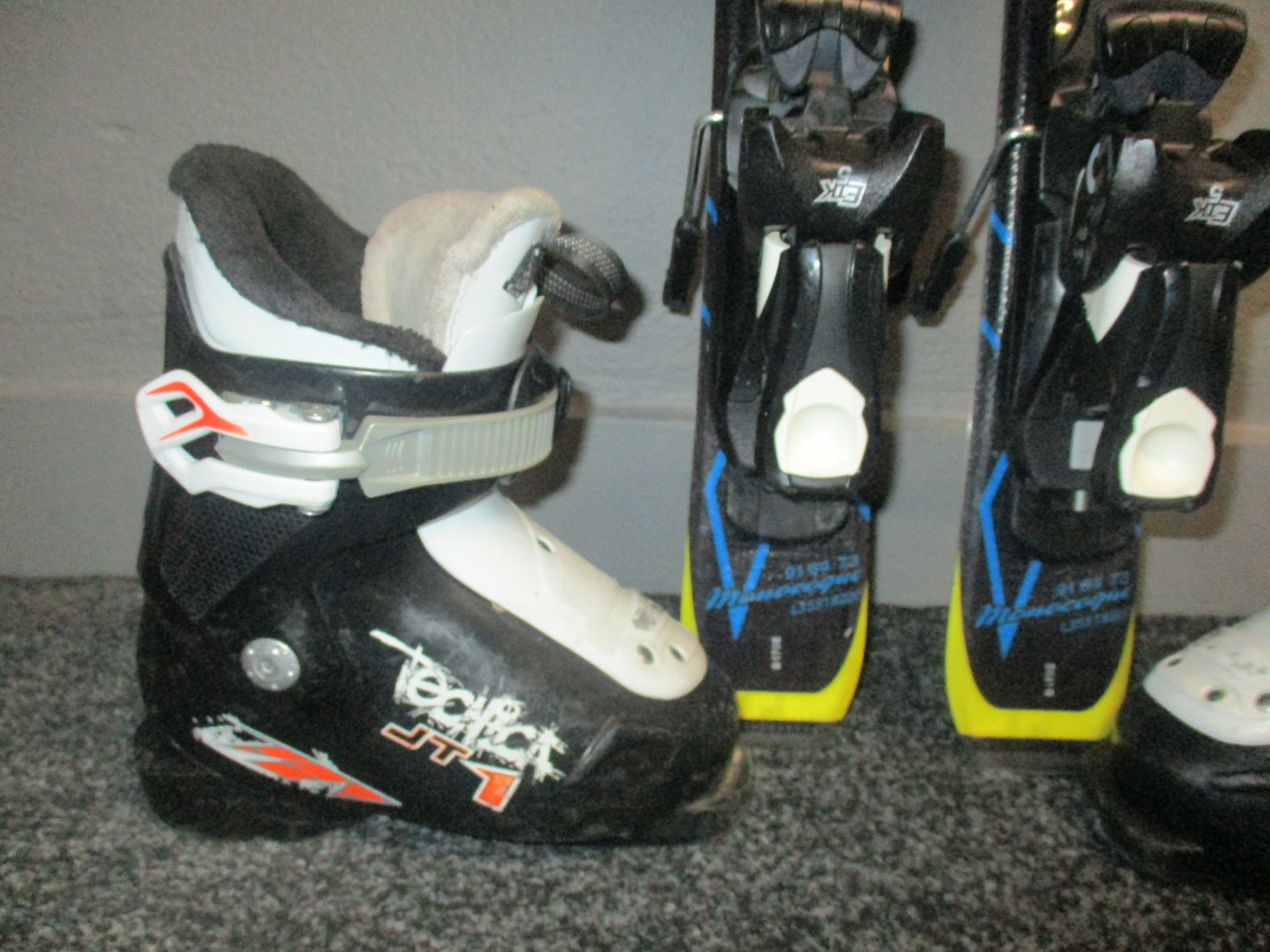 SALOMON X-RACE 80cm + Lyžáky 17,5cm