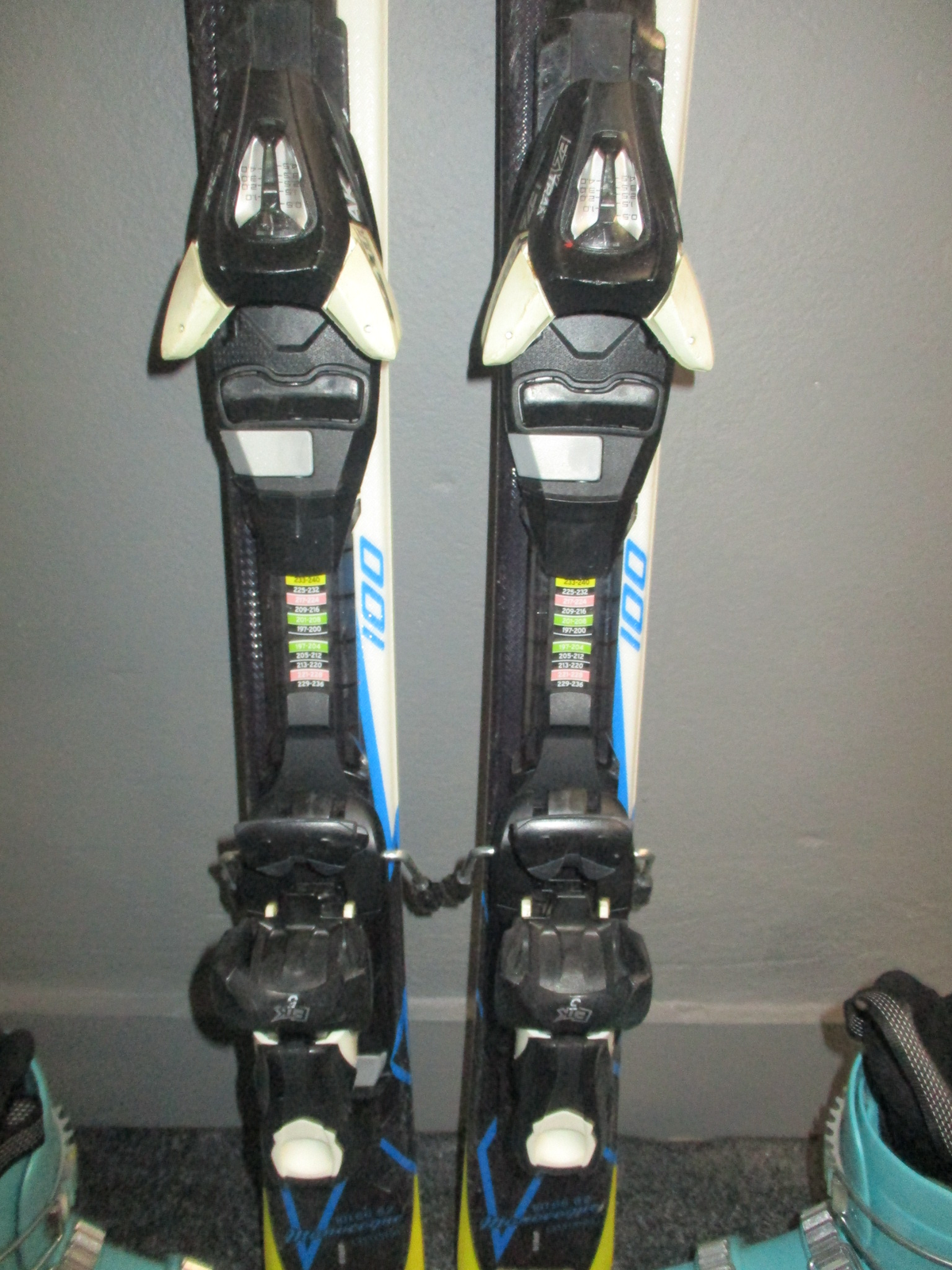 SALOMON X-RACE 100cm + Lyžáky 21,5cm
