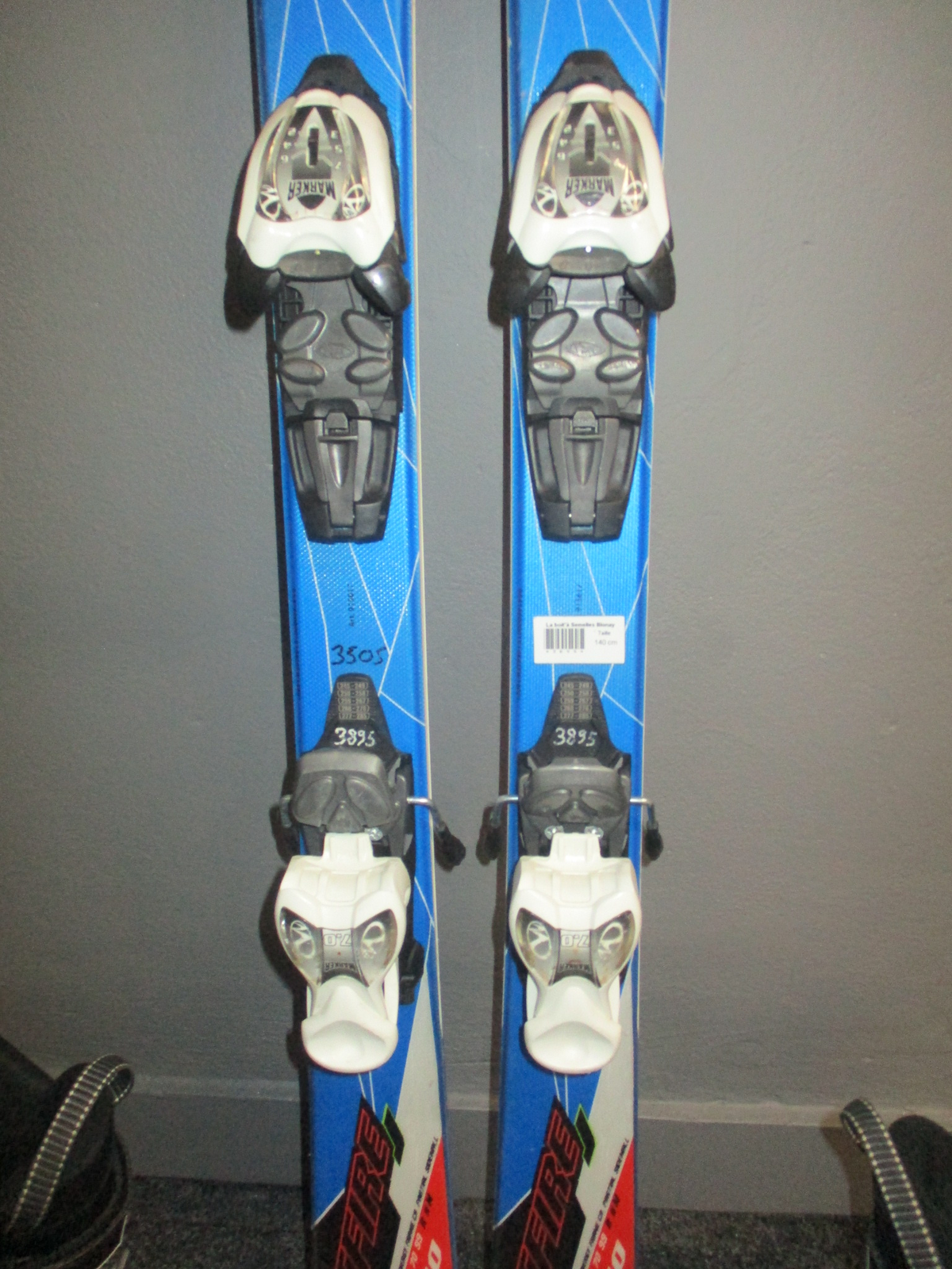 NORDICA DOBERMANN SPITFIRE 140cm + Lyžáky 26,5cm